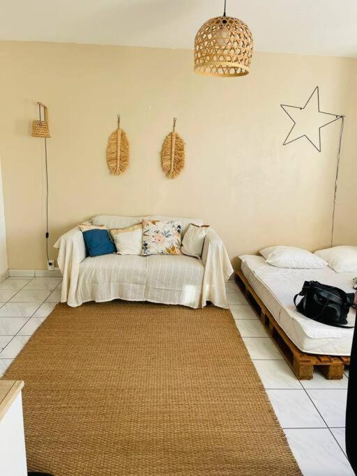 Appartement Idealement Situe Sur Boucan Canot 圣吉尔莱班 外观 照片