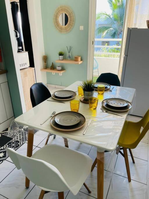Appartement Idealement Situe Sur Boucan Canot 圣吉尔莱班 外观 照片
